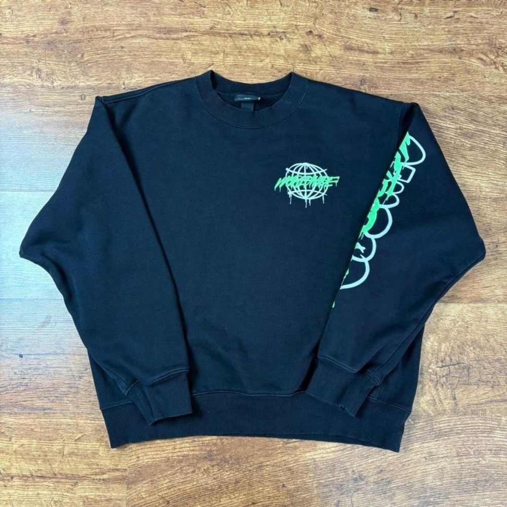 H&M‎ Worldwide black crewneck sweatshirt